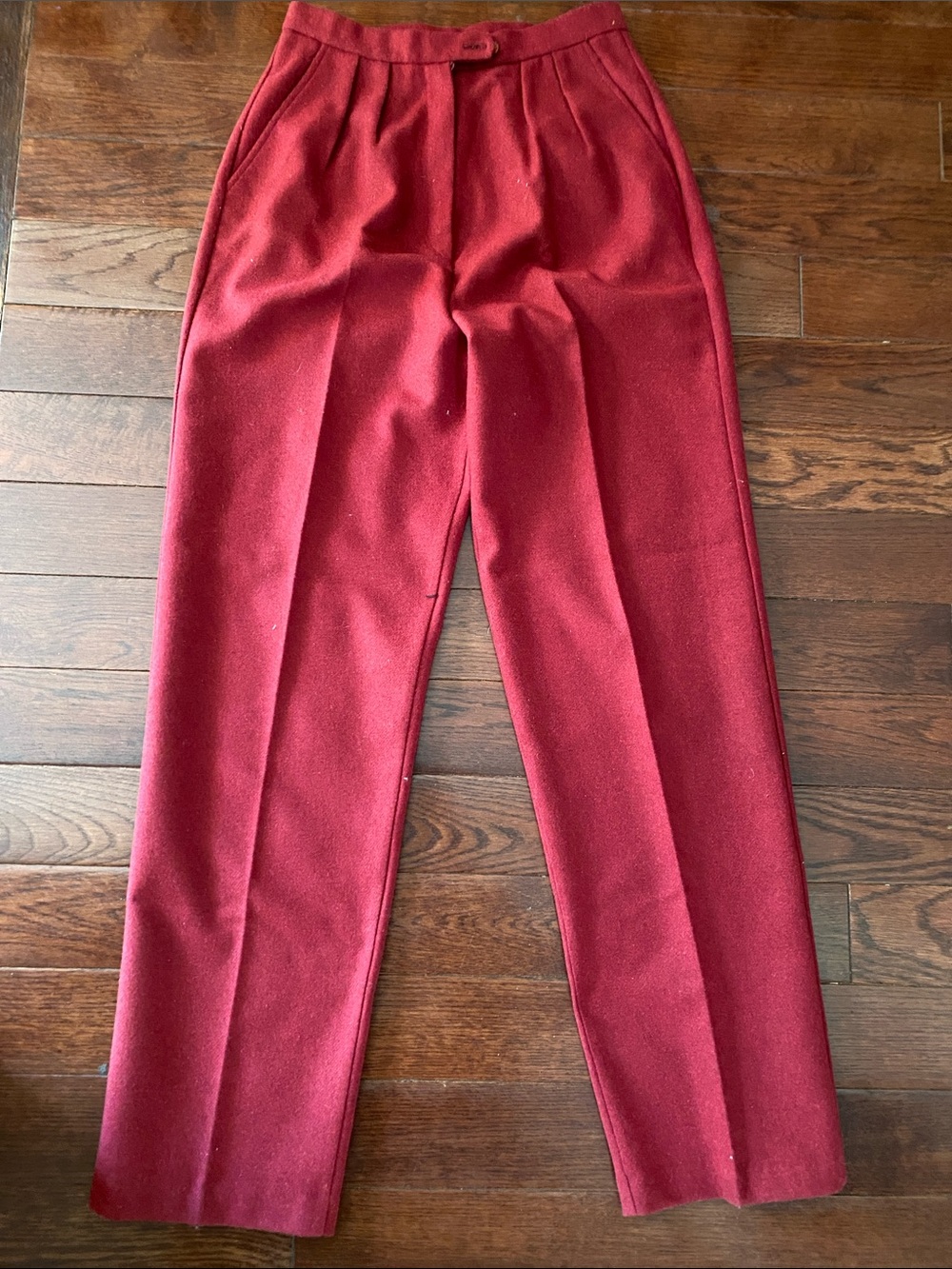 High-Rise Women's Tailored Trousers in Deep Red